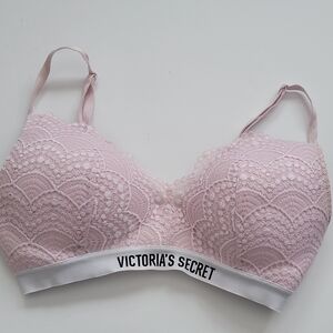 Victoria's Secret Light Pink Lace Bra Lined No Wire T-Shirt Perfect Shape 32D